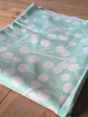 1-yd Mint Green and White, Cotton Quilt fabric, Chestnut Hill "Branches"